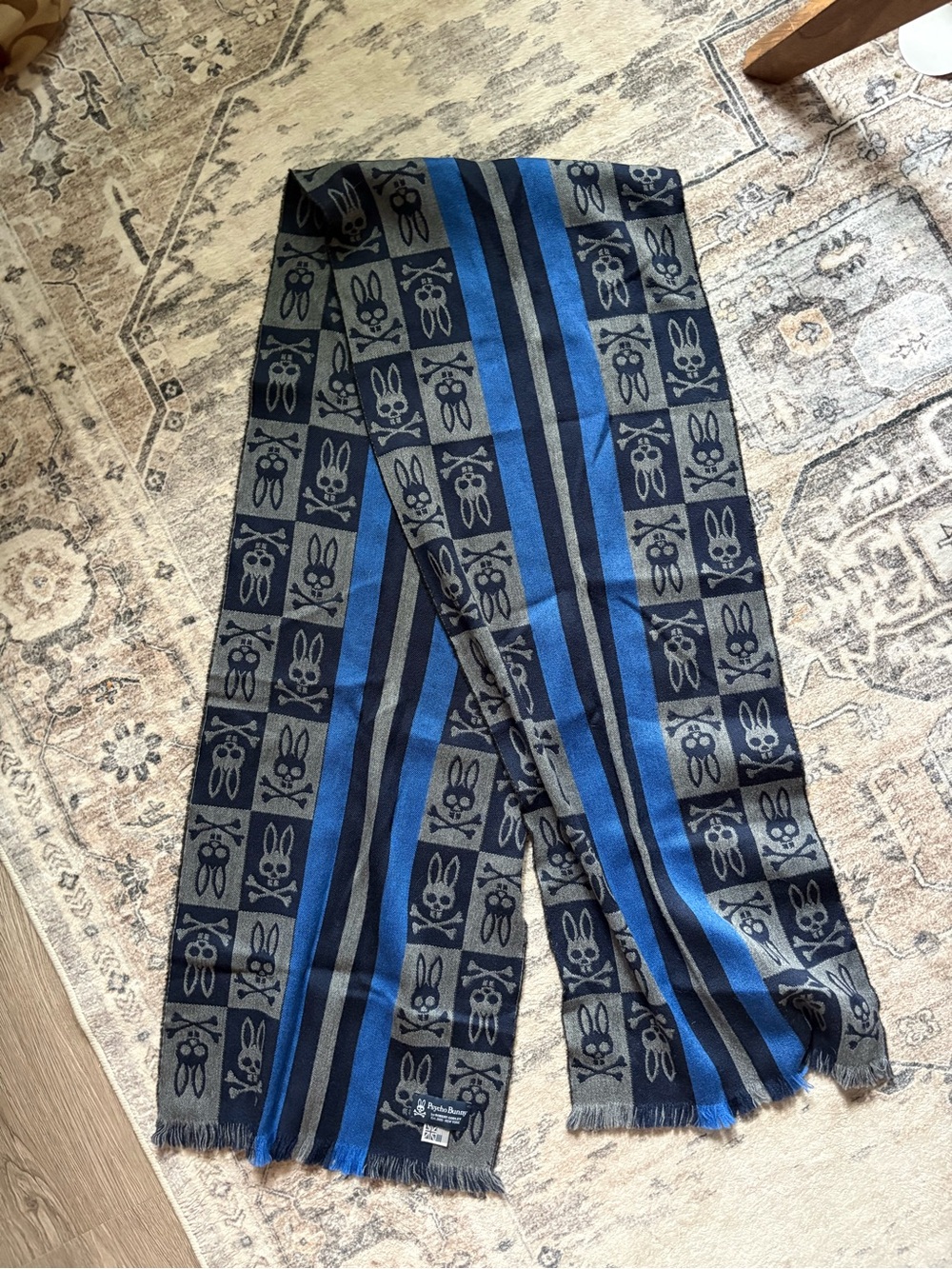 Pyscho Bunny scarf Robert godley New York 100% wool navy blue winter fall